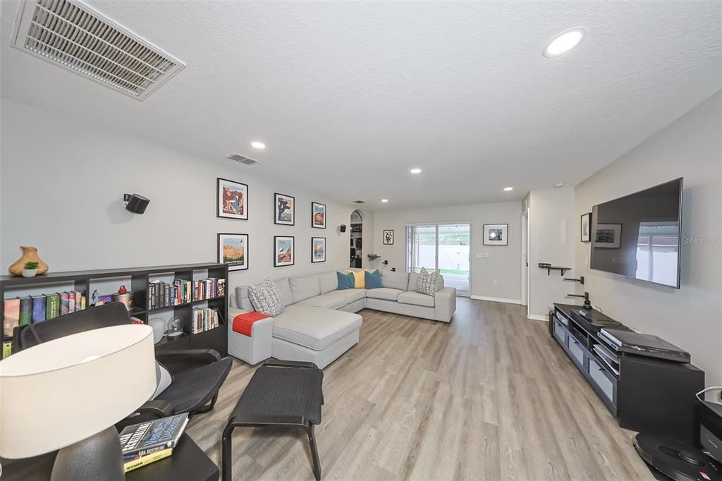 For Sale: $319,000 (3 beds, 2 baths, 1444 Square Feet)