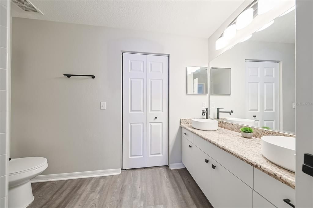 For Sale: $319,000 (3 beds, 2 baths, 1444 Square Feet)