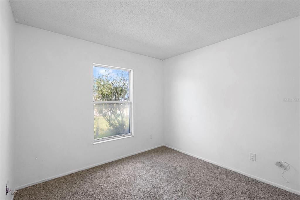 合同活跃: $285,000 (3 贝兹, 2 浴室, 1050 平方英尺)