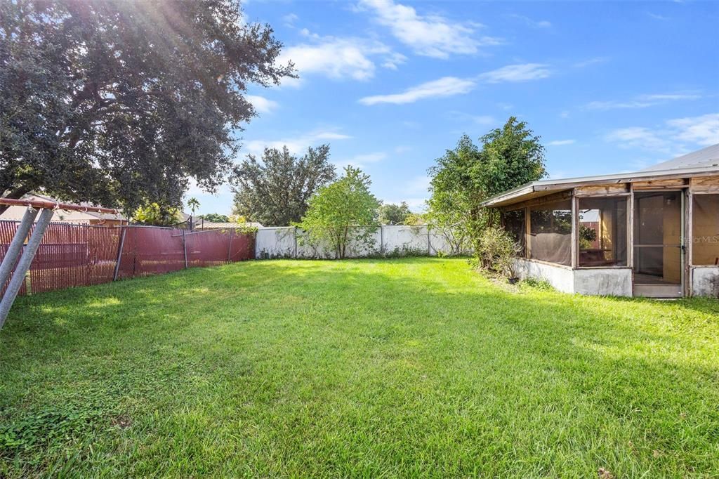 合同活跃: $285,000 (3 贝兹, 2 浴室, 1050 平方英尺)