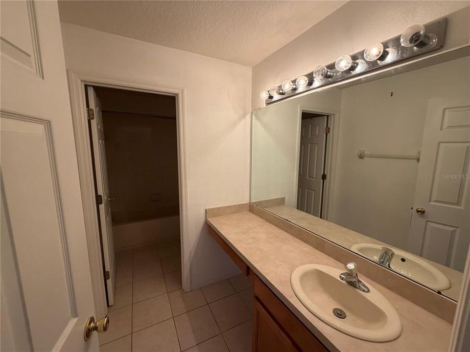 For Rent: $2,600 (5 beds, 3 baths, 2693 Square Feet)