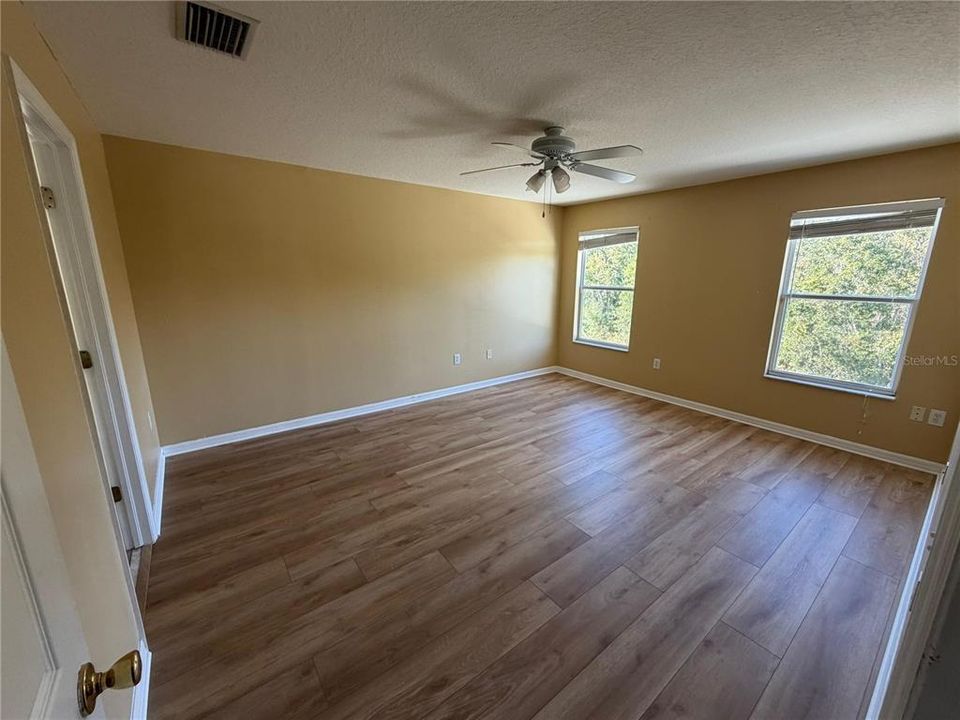 For Rent: $2,600 (5 beds, 3 baths, 2693 Square Feet)