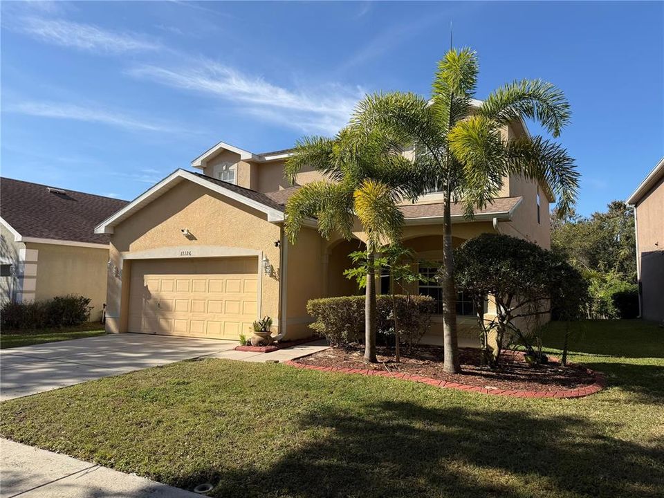 For Rent: $2,600 (5 beds, 3 baths, 2693 Square Feet)