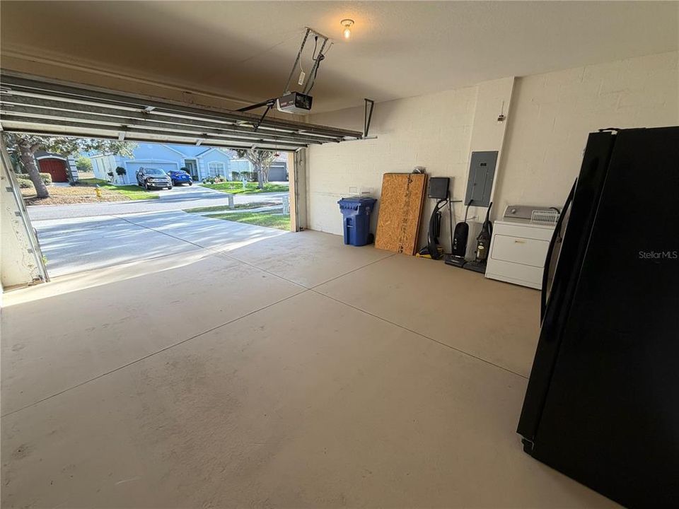 For Rent: $2,600 (5 beds, 3 baths, 2693 Square Feet)