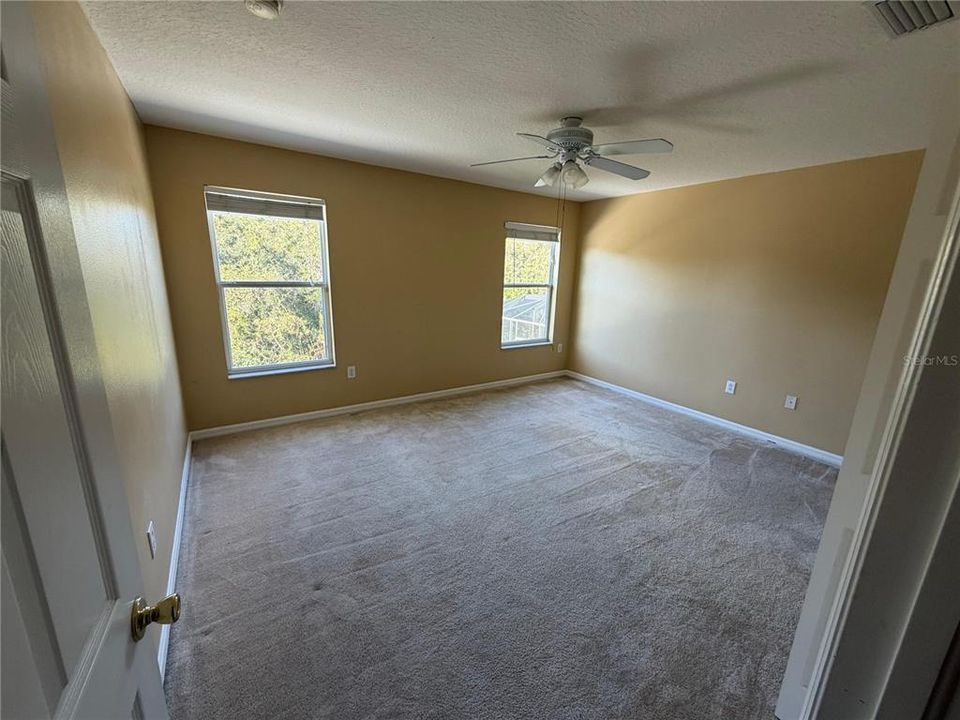 For Rent: $2,600 (5 beds, 3 baths, 2693 Square Feet)