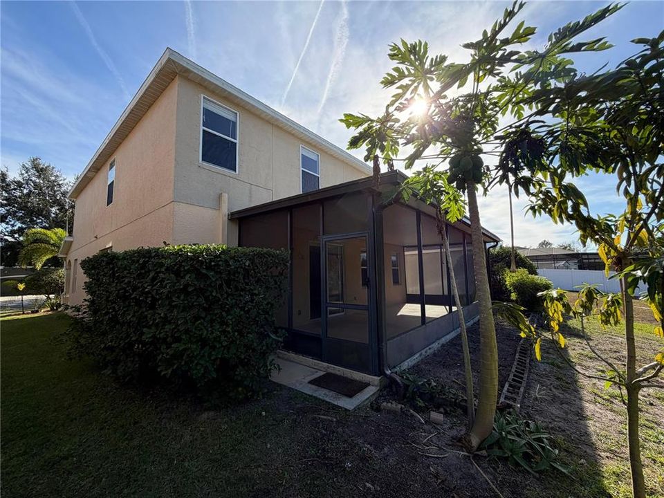 For Rent: $2,600 (5 beds, 3 baths, 2693 Square Feet)