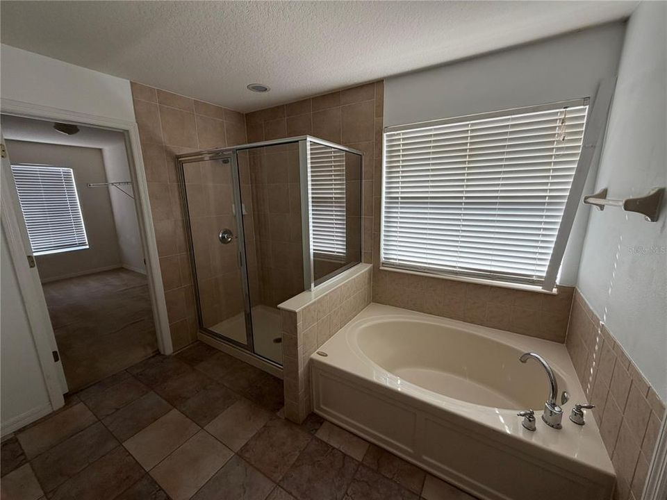 For Rent: $2,600 (5 beds, 3 baths, 2693 Square Feet)