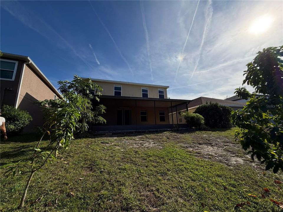 For Rent: $2,600 (5 beds, 3 baths, 2693 Square Feet)