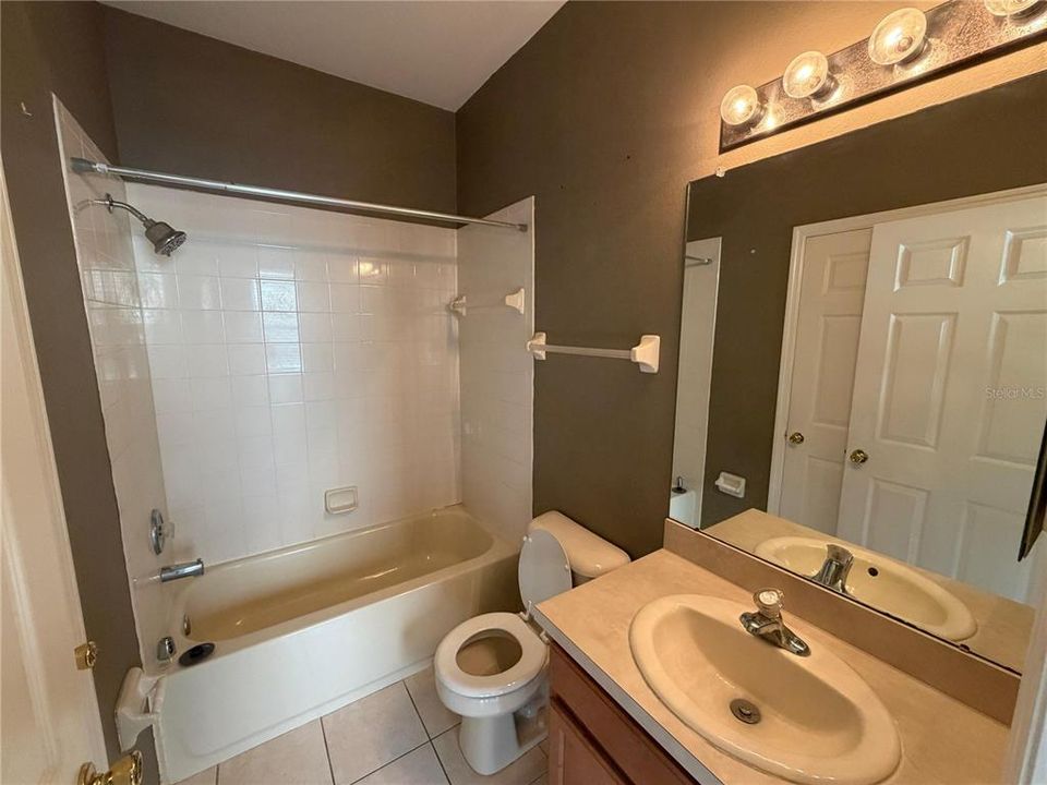 For Rent: $2,600 (5 beds, 3 baths, 2693 Square Feet)