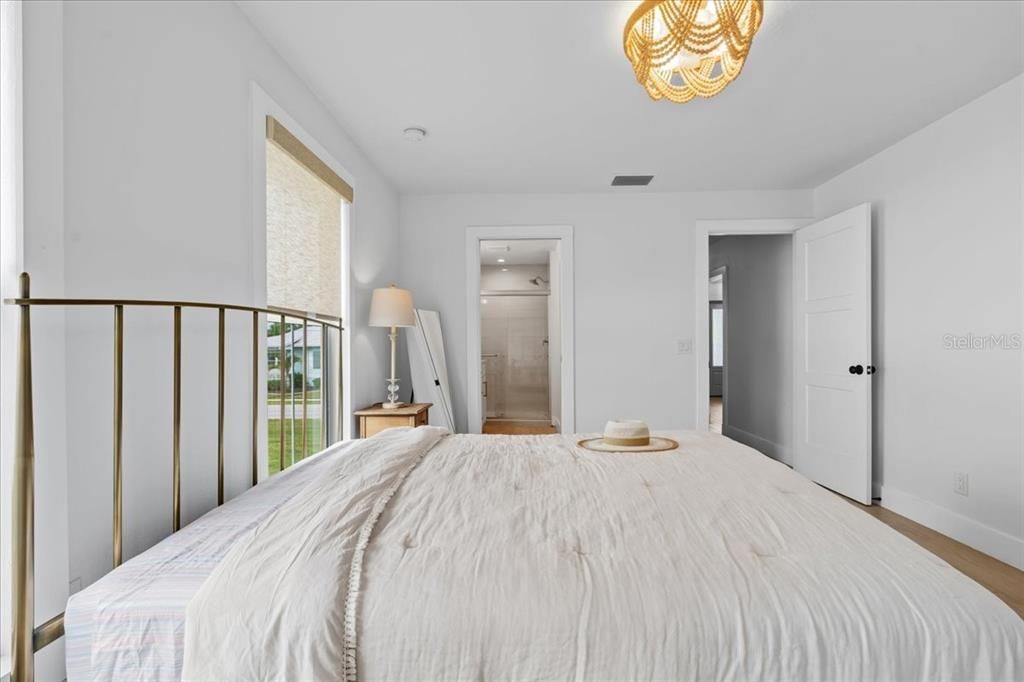 В аренду: $3,000 (2 спален, 2 ванн, 900 Квадратных фут)