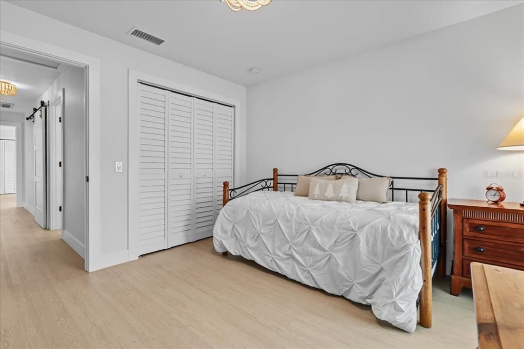 В аренду: $3,000 (2 спален, 2 ванн, 900 Квадратных фут)