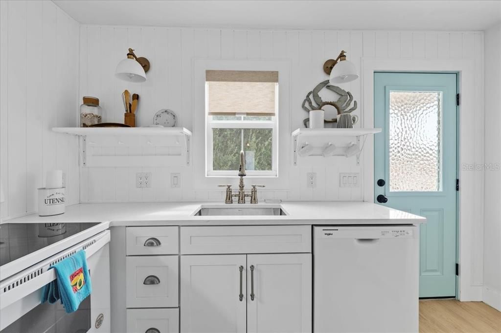 В аренду: $3,000 (2 спален, 2 ванн, 900 Квадратных фут)