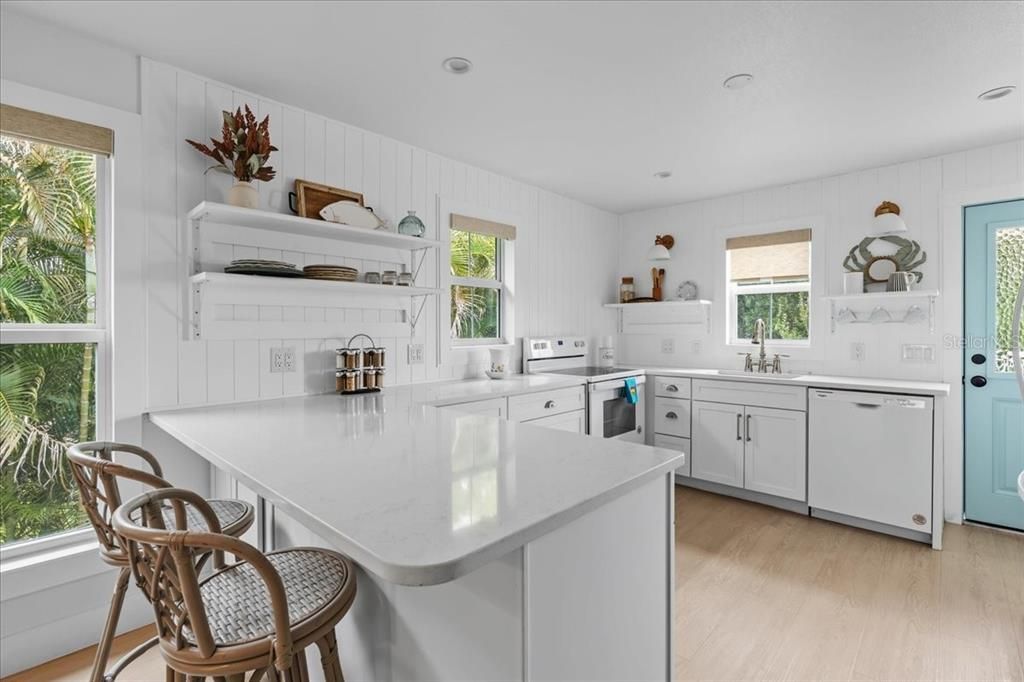 В аренду: $3,000 (2 спален, 2 ванн, 900 Квадратных фут)