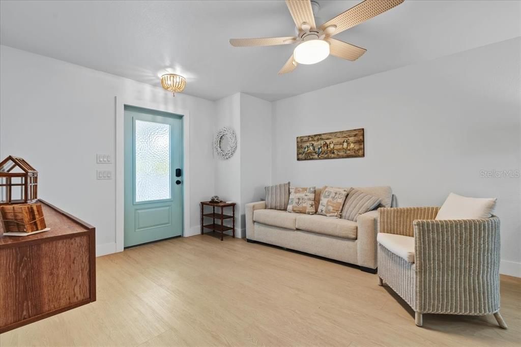 В аренду: $3,000 (2 спален, 2 ванн, 900 Квадратных фут)