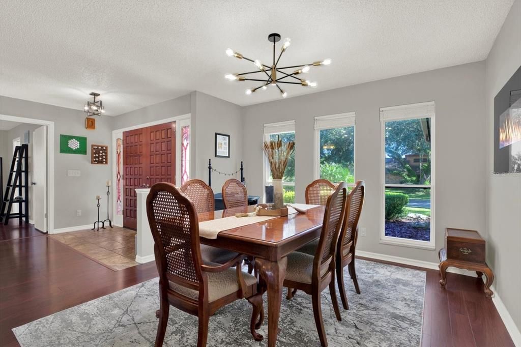 For Sale: $345,000 (3 beds, 2 baths, 1939 Square Feet)