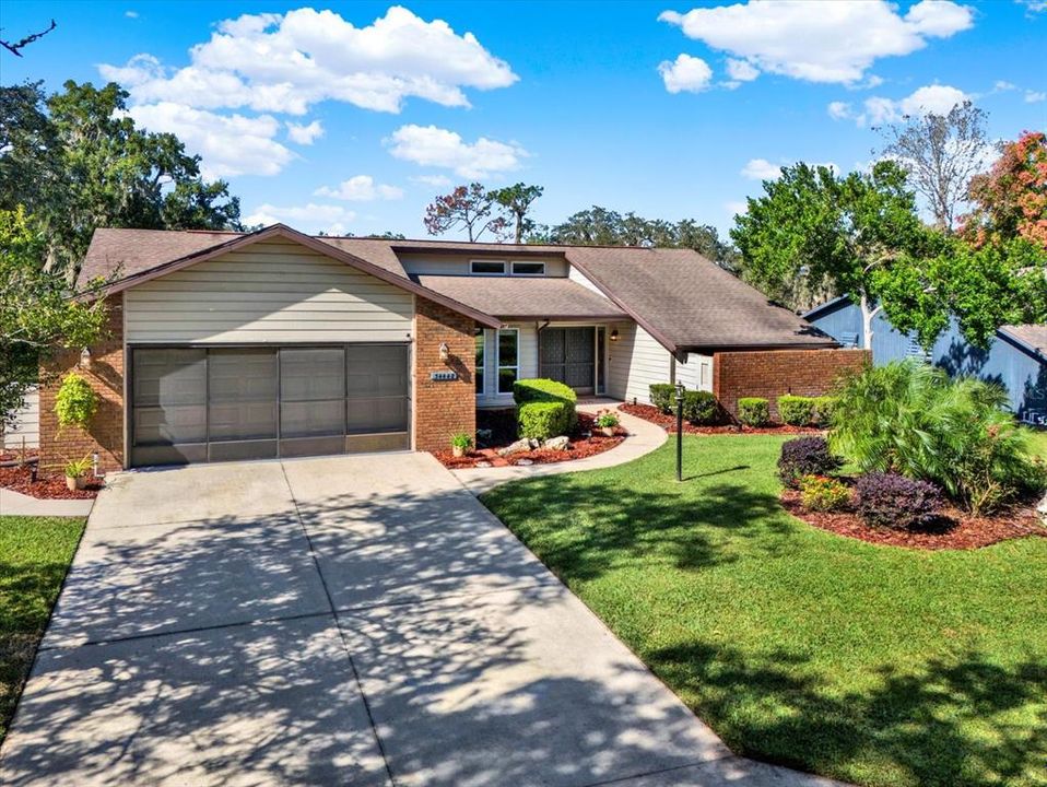 For Sale: $345,000 (3 beds, 2 baths, 1939 Square Feet)