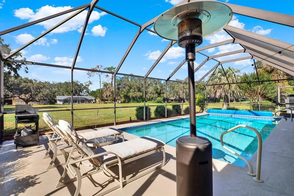 For Sale: $345,000 (3 beds, 2 baths, 1939 Square Feet)