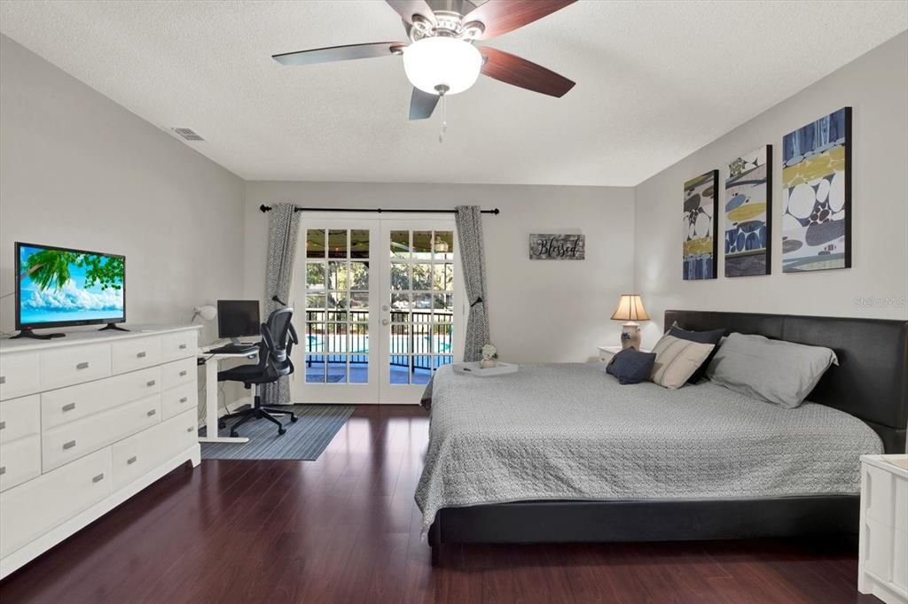 For Sale: $345,000 (3 beds, 2 baths, 1939 Square Feet)