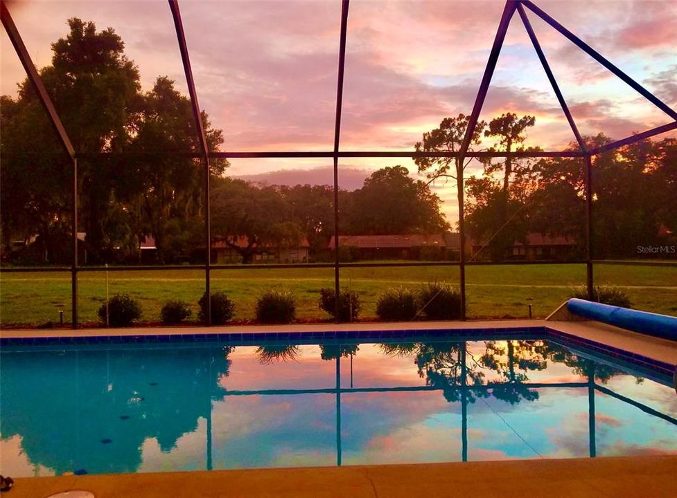 For Sale: $345,000 (3 beds, 2 baths, 1939 Square Feet)