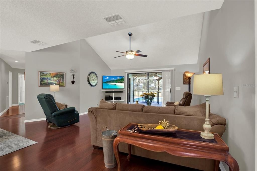 For Sale: $345,000 (3 beds, 2 baths, 1939 Square Feet)