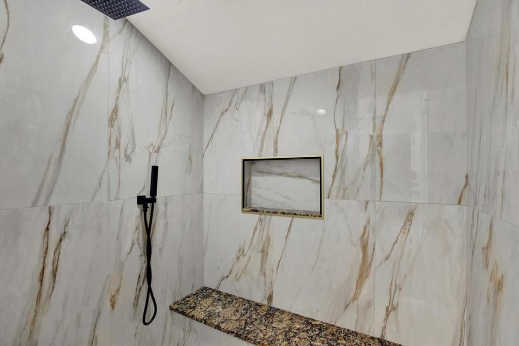 For Sale: $345,000 (3 beds, 2 baths, 1939 Square Feet)