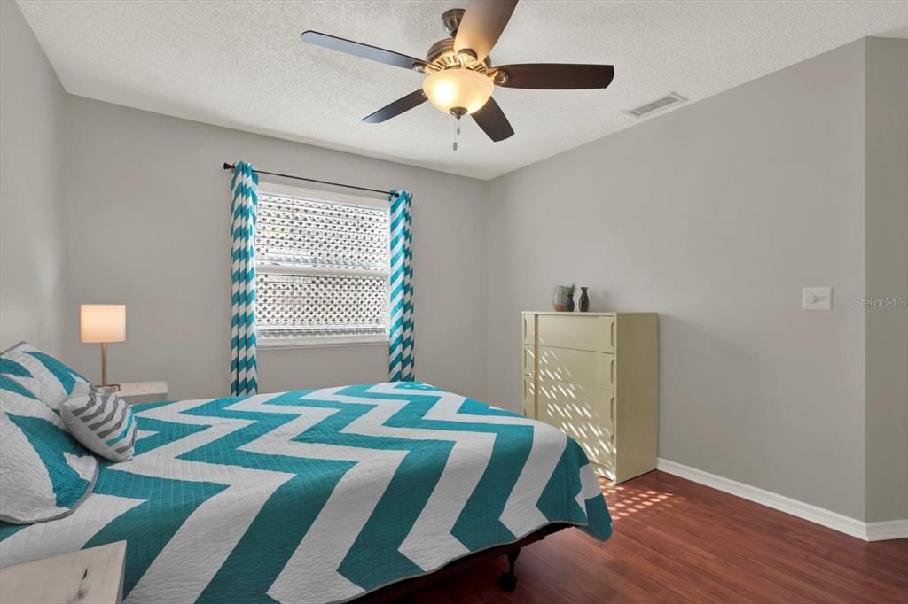 For Sale: $345,000 (3 beds, 2 baths, 1939 Square Feet)