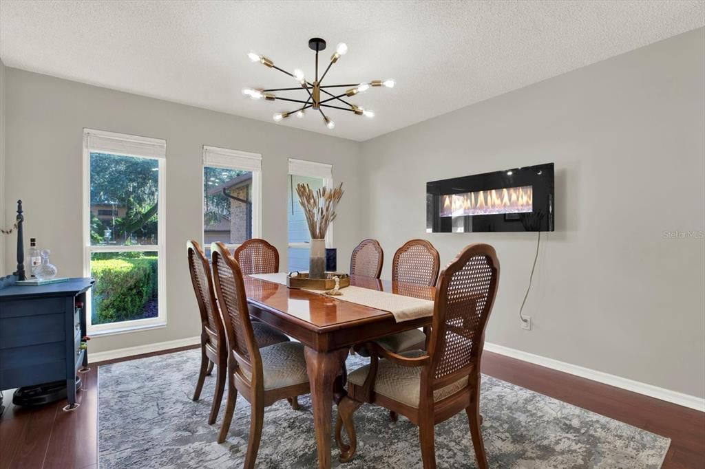 For Sale: $345,000 (3 beds, 2 baths, 1939 Square Feet)