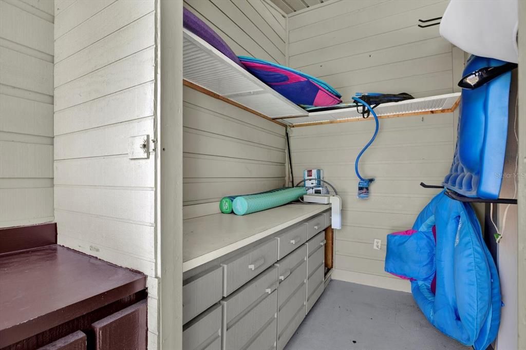 For Sale: $345,000 (3 beds, 2 baths, 1939 Square Feet)