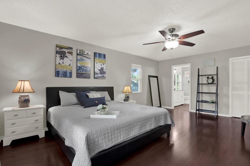 For Sale: $345,000 (3 beds, 2 baths, 1939 Square Feet)