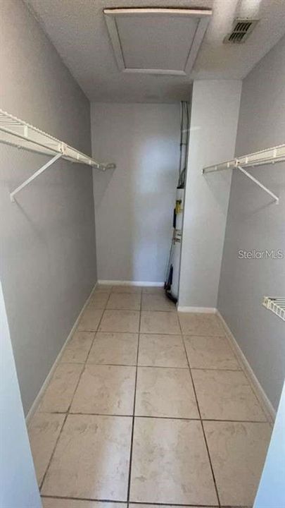 For Sale: $117,800 (2 beds, 2 baths, 1073 Square Feet)