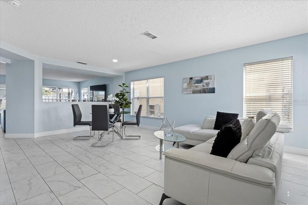 For Rent: $2,800 (4 beds, 3 baths, 2616 Square Feet)