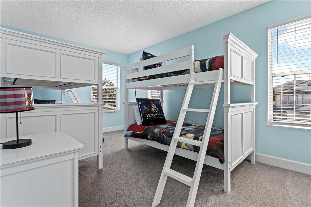 For Rent: $2,800 (4 beds, 3 baths, 2616 Square Feet)