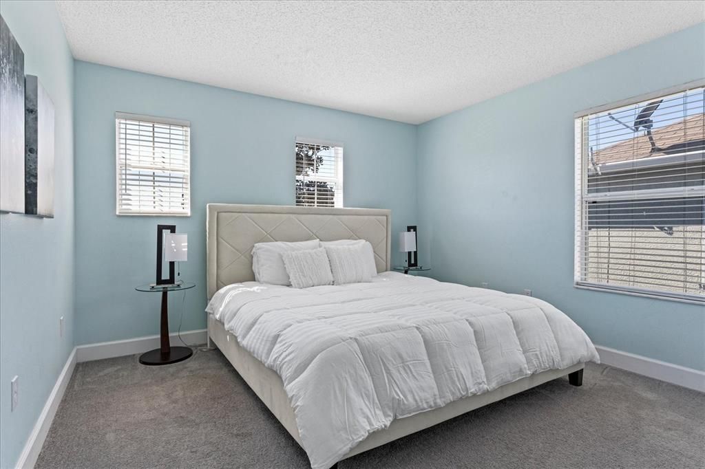 For Rent: $2,800 (4 beds, 3 baths, 2616 Square Feet)