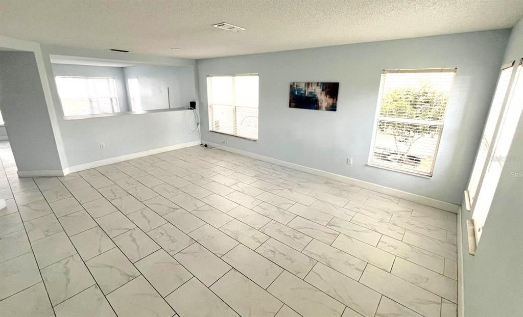 For Rent: $2,800 (4 beds, 3 baths, 2616 Square Feet)