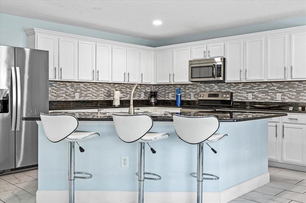 For Rent: $2,800 (4 beds, 3 baths, 2616 Square Feet)