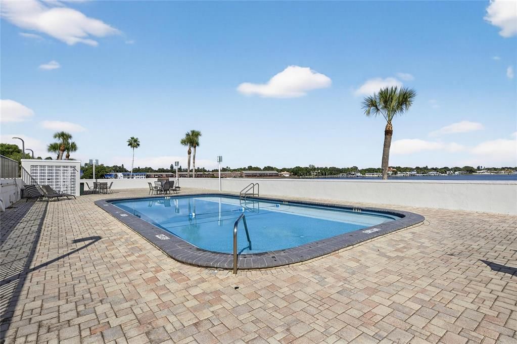 For Rent: $3,450 (2 beds, 2 baths, 1290 Square Feet)