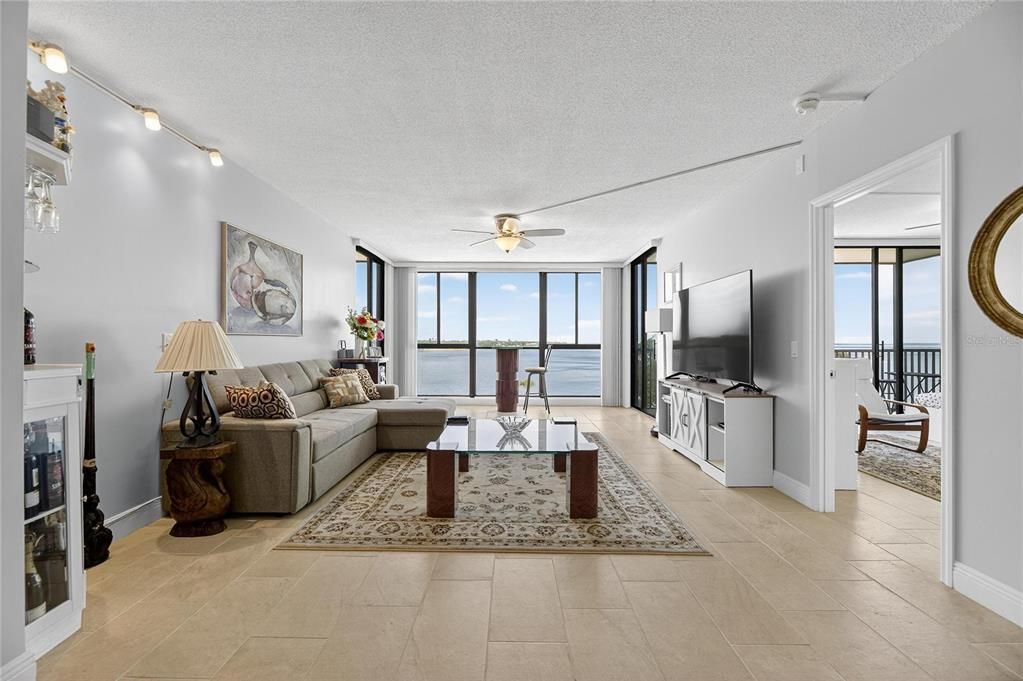 For Rent: $3,450 (2 beds, 2 baths, 1290 Square Feet)