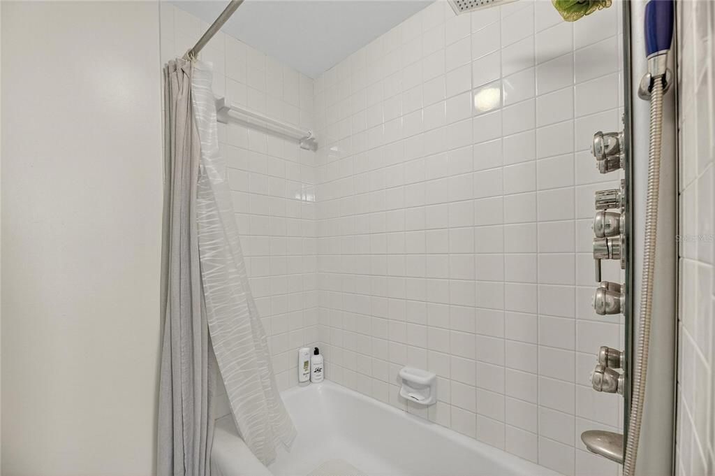 For Rent: $3,450 (2 beds, 2 baths, 1290 Square Feet)