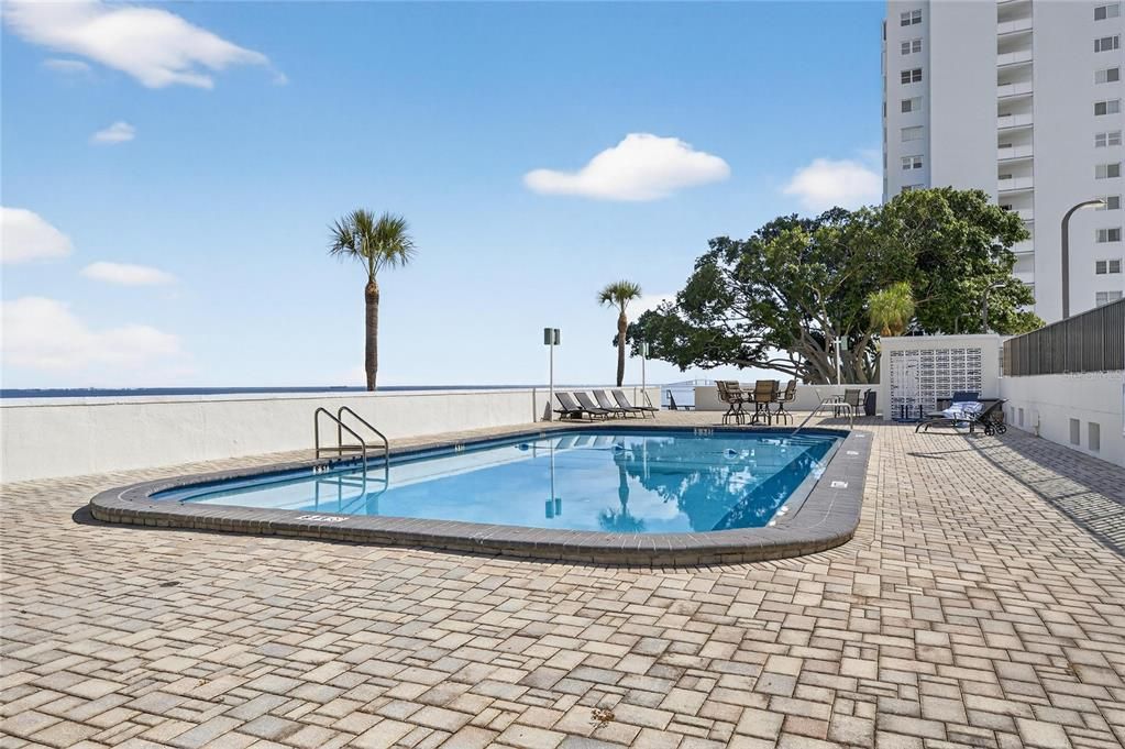 For Rent: $3,450 (2 beds, 2 baths, 1290 Square Feet)