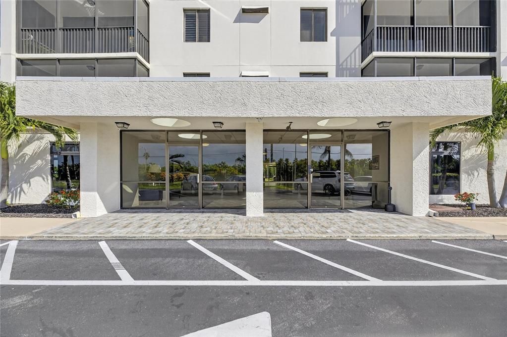 For Rent: $3,450 (2 beds, 2 baths, 1290 Square Feet)