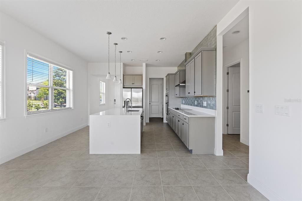 For Rent: $3,100 (3 beds, 2 baths, 1617 Square Feet)