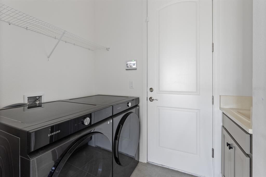 For Rent: $3,100 (3 beds, 2 baths, 1617 Square Feet)