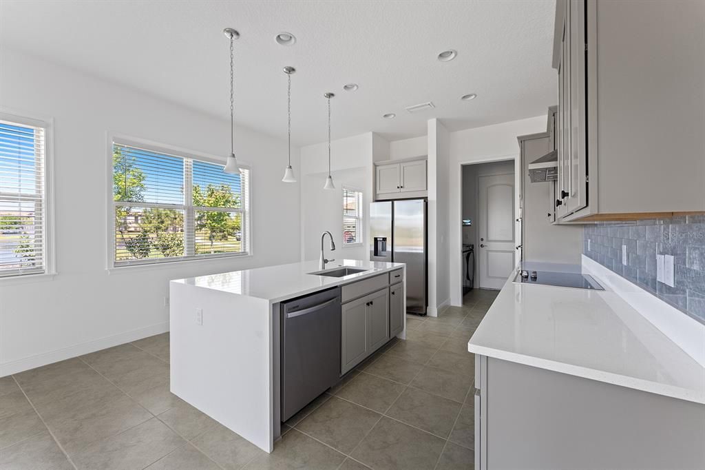 For Rent: $3,100 (3 beds, 2 baths, 1617 Square Feet)