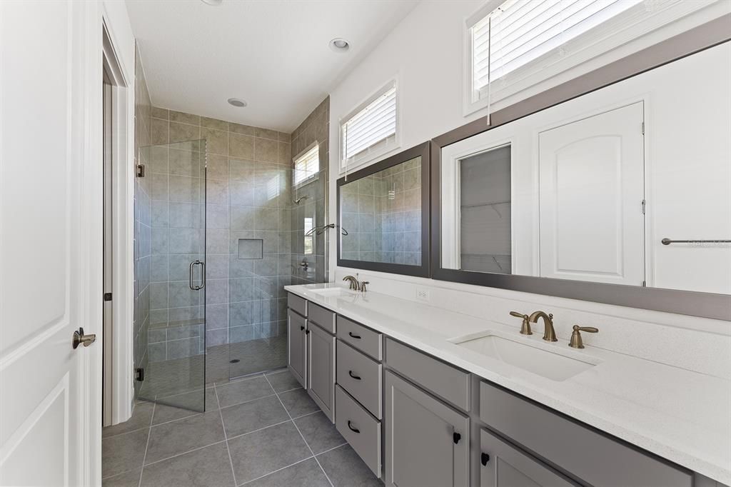 For Rent: $3,100 (3 beds, 2 baths, 1617 Square Feet)