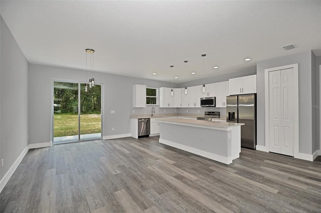 For Sale: $339,900 (3 beds, 2 baths, 1772 Square Feet)