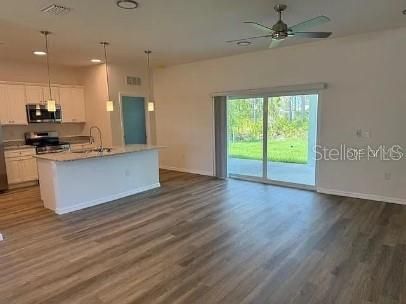 Active With Contract: $339,900 (3 beds, 2 baths, 1548 Square Feet)