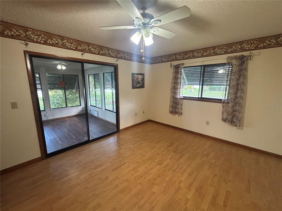 En Renta: $1,595 (3 camas, 2 baños, 1456 Pies cuadrados)