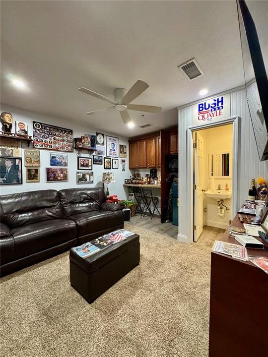 待售: $949,000 (0 贝兹, 0 浴室, 1725 平方英尺)