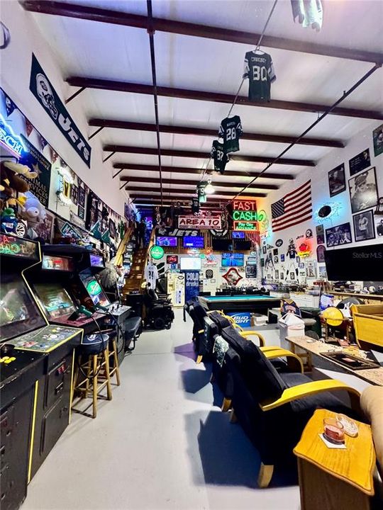 待售: $949,000 (0 贝兹, 0 浴室, 1725 平方英尺)