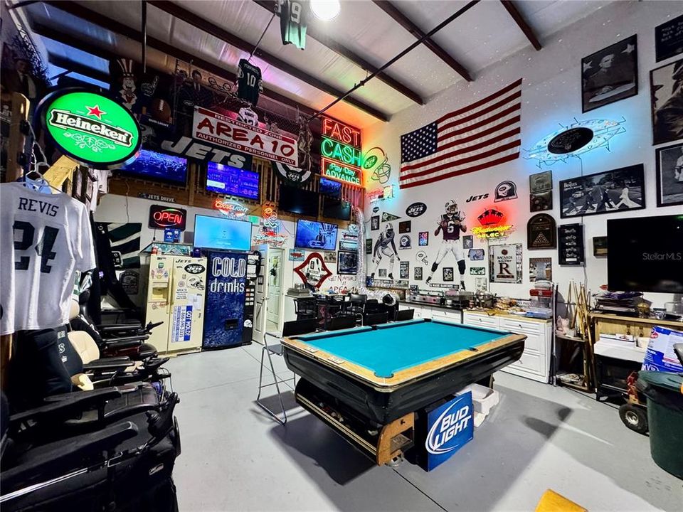 待售: $949,000 (0 贝兹, 0 浴室, 1725 平方英尺)